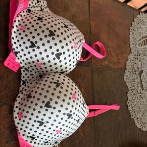Victoria's Secret White Bra with Hot Pink Trim